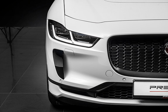 Jaguar I-PACE 4 of 5