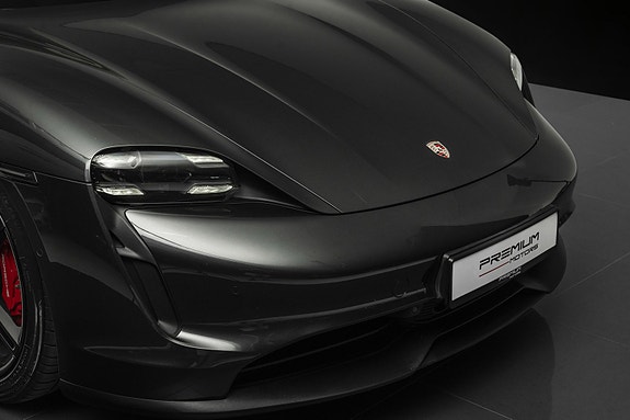 Porsche Taycan 5 of 5