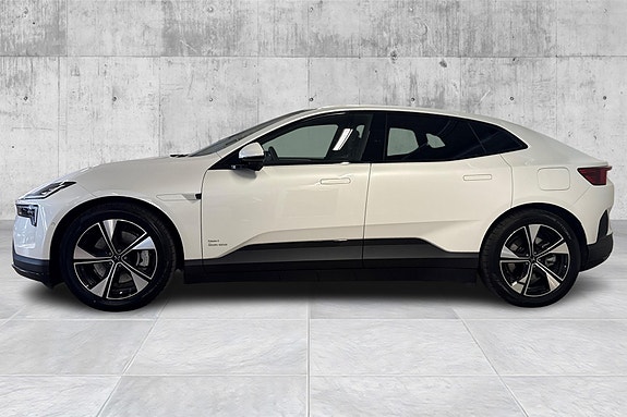 Polestar 4 2 of 5