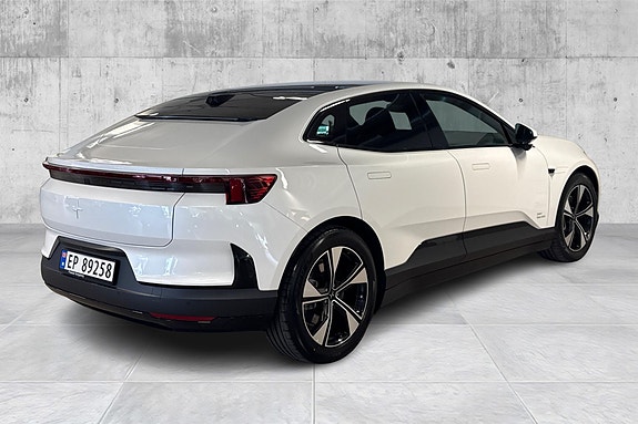 Polestar 4 5 of 5