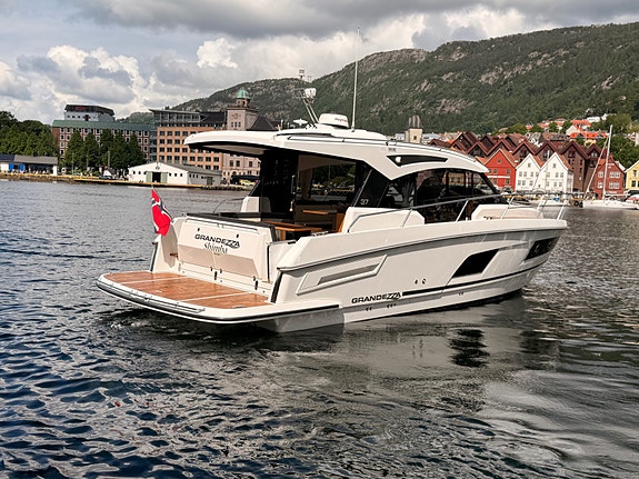 Grandezza 37 CA En eier siden ny. Hekk- og baugtrøster. Radar, autopilot ++ 5 of 5