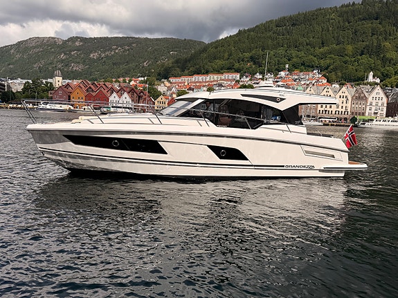 Grandezza 37 CA En eier siden ny. Hekk- og baugtrøster. Radar, autopilot ++ 2 of 5