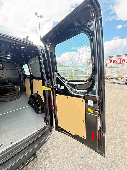 Ford Transit Custom 16 of 30