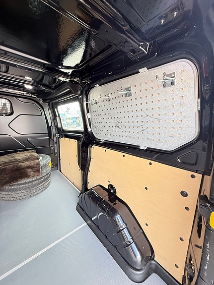 Ford Transit Custom 15 of 30
