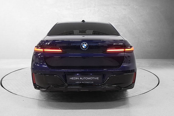 BMW i7 4 of 29