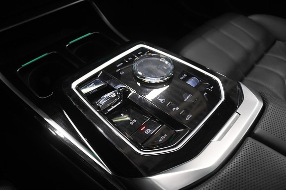 BMW i7 16 of 29