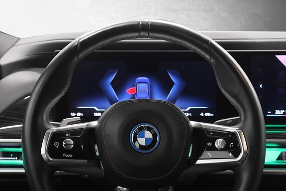 BMW i7 8 of 29