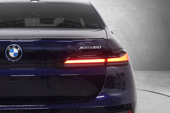 BMW i7 6 of 29