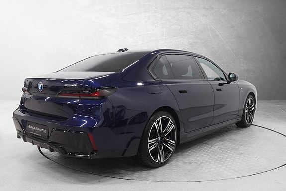 BMW i7 5 of 29