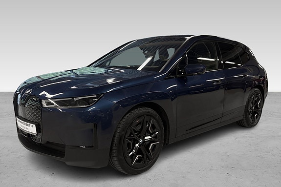 BMW iX 5 hos Sommerseth