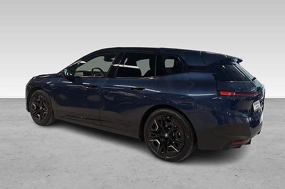 BMW iX 8 hos Sommerseth