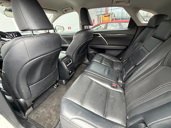 Lexus RX450h 24 of 29