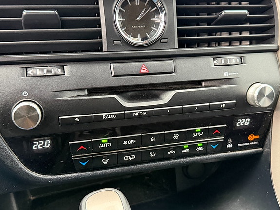 Lexus RX450h 20 of 29