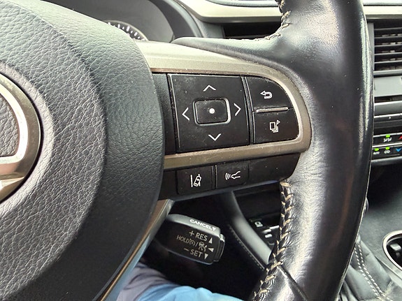 Lexus RX450h 13 of 29