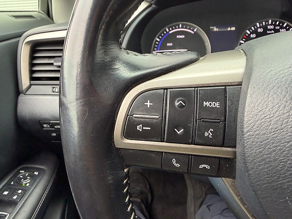 Lexus RX450h 12 of 29
