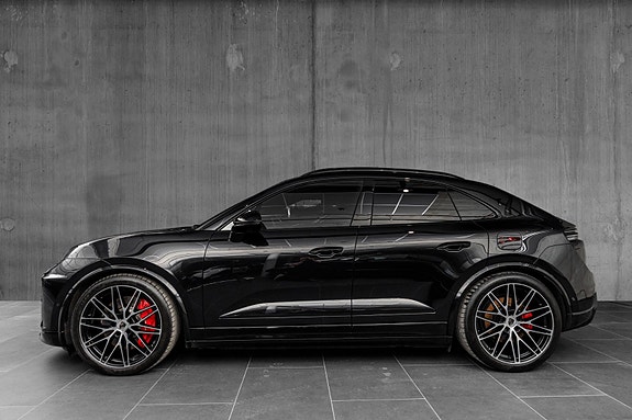 Porsche Macan 2 of 5