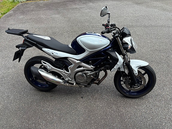 Suzuki SFV 650 Gladius 4 of 5