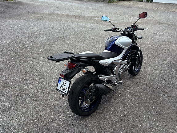 Suzuki SFV 650 Gladius 5 of 5