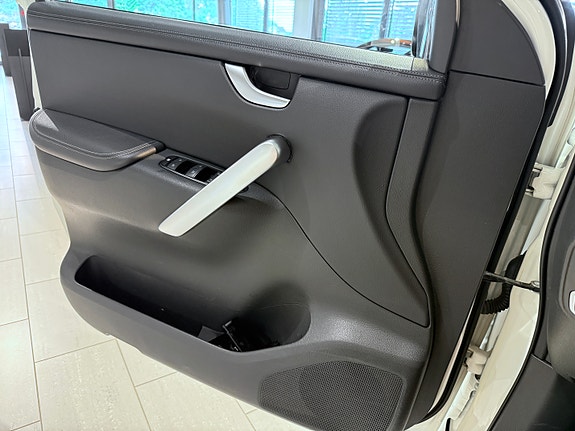 Mercedes-Benz X250 d 13 of 17