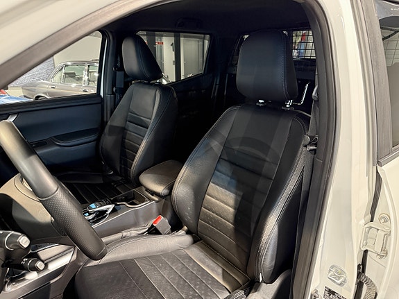 Mercedes-Benz X250 d 9 of 17