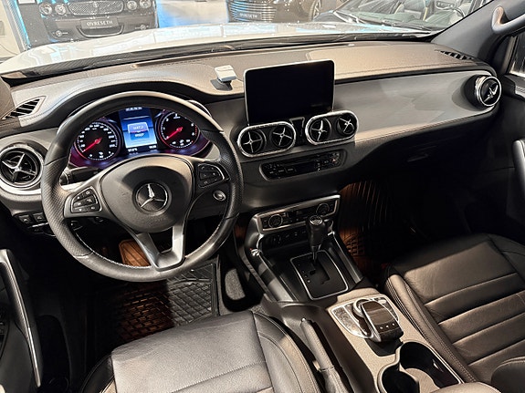 Mercedes-Benz X250 d 11 of 17