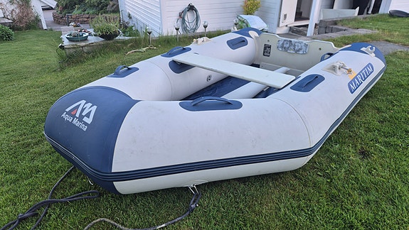 9 fots gummibåt med 4hk 4-takts Yamaha selges 2 of 5