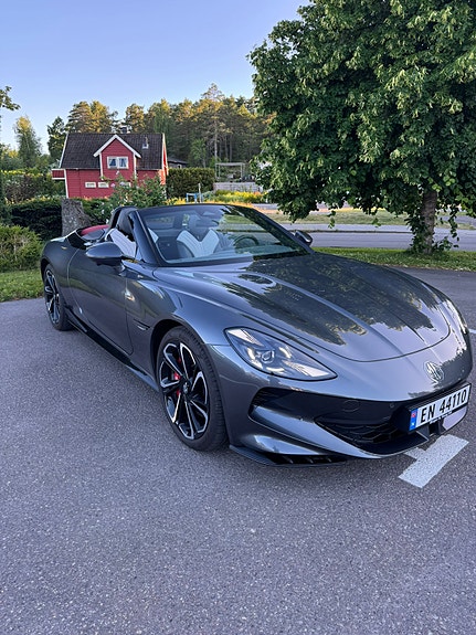 MG Cyberster 2 of 5