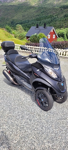 Piaggio MP3 500 LT 2 of 5