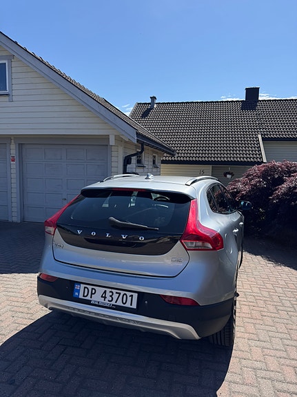 Volvo V40 Cross Country 3 of 5