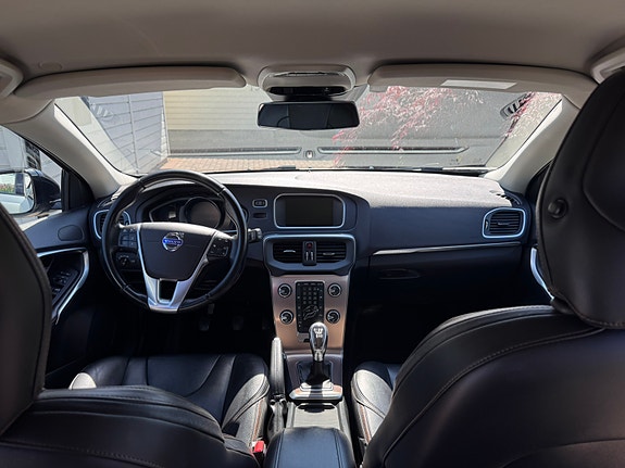 Volvo V40 Cross Country 4 of 5