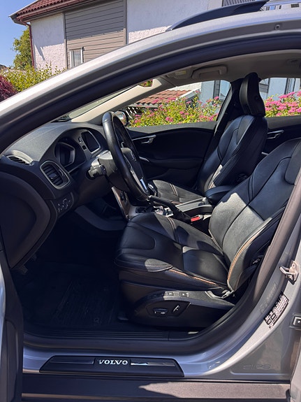Volvo V40 Cross Country 5 of 5
