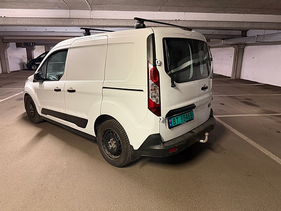 Ford Transit Connect 4 of 5