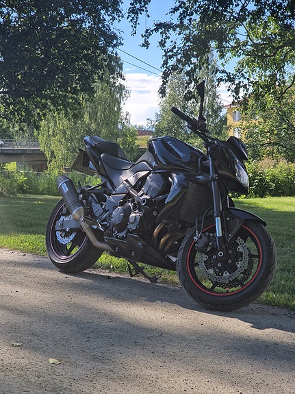 Kawasaki Z 750 3 of 5
