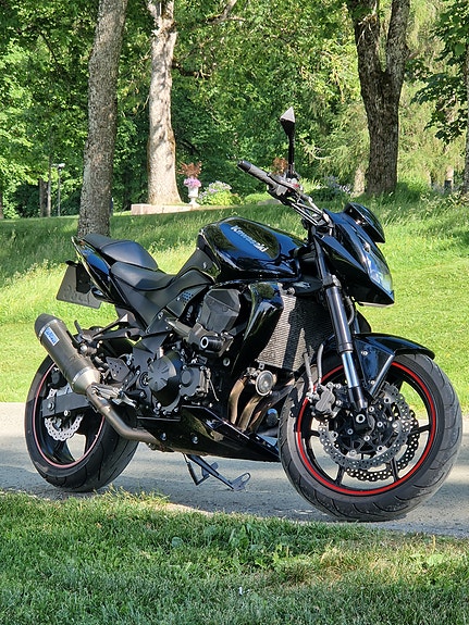 Kawasaki Z 750 2 of 5