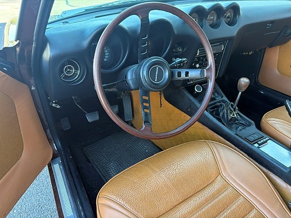 Datsun 240Z 11 of 15