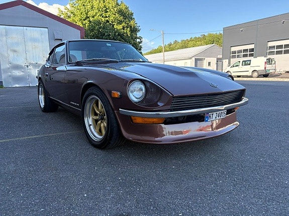 Datsun 240Z 2 of 15