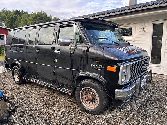 Chevrolet G30 4 of 5