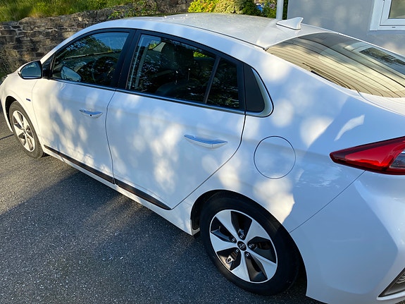 Hyundai IONIQ 3 of 5