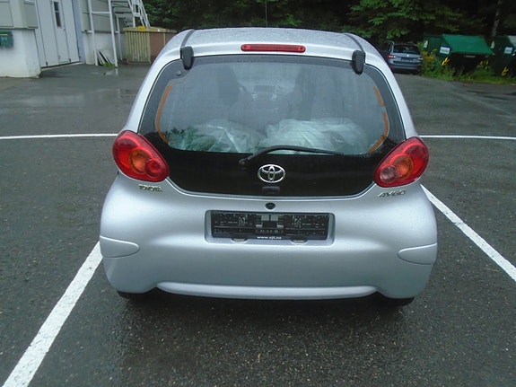 Toyota Aygo 7 of 24
