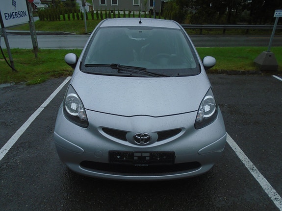 Toyota Aygo 3 of 5