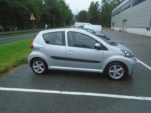 Toyota Aygo 9 of 24
