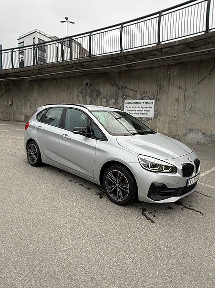 BMW 225xe 6 of 9