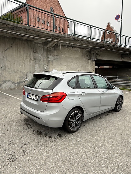 BMW 225xe 4 of 9