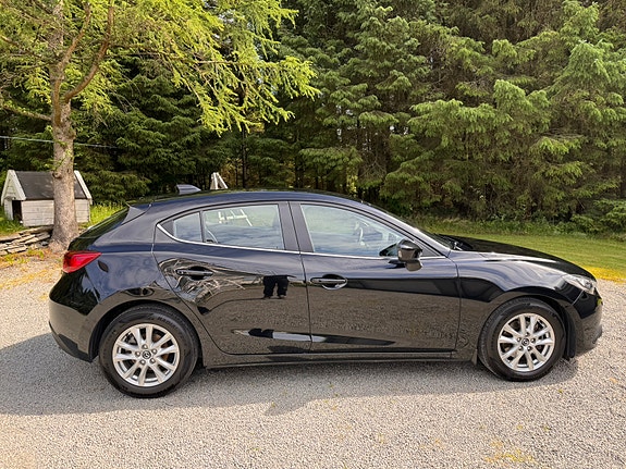 Mazda 3 3 of 5