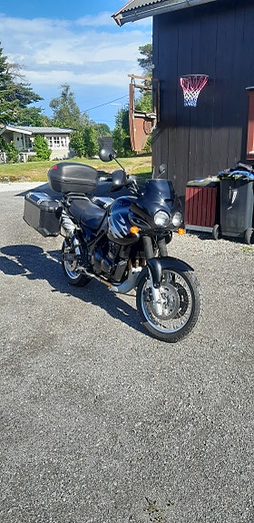 Triumph Tiger 900 2 of 5