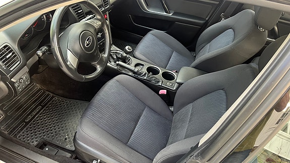 Subaru Legacy 7 of 18