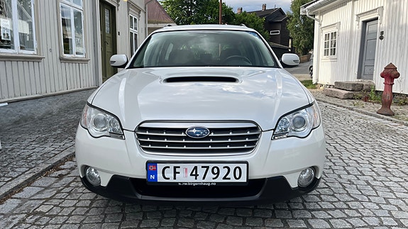Subaru Legacy 3 of 18