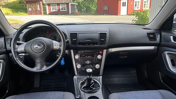 Subaru Legacy 6 of 18