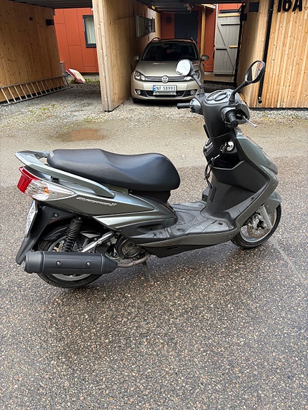 Yamaha Cygnus X 125 4 of 5