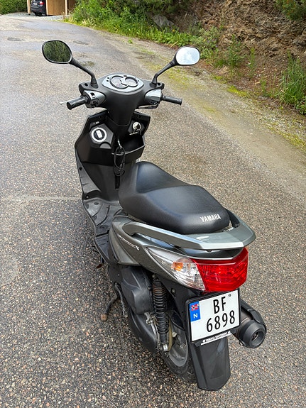 Yamaha Cygnus X 125 3 of 5